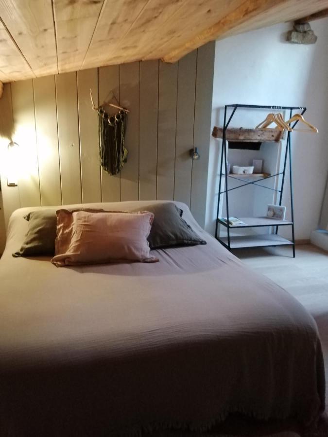 Le Logis D'Hestia Apartment Billom Bagian luar foto