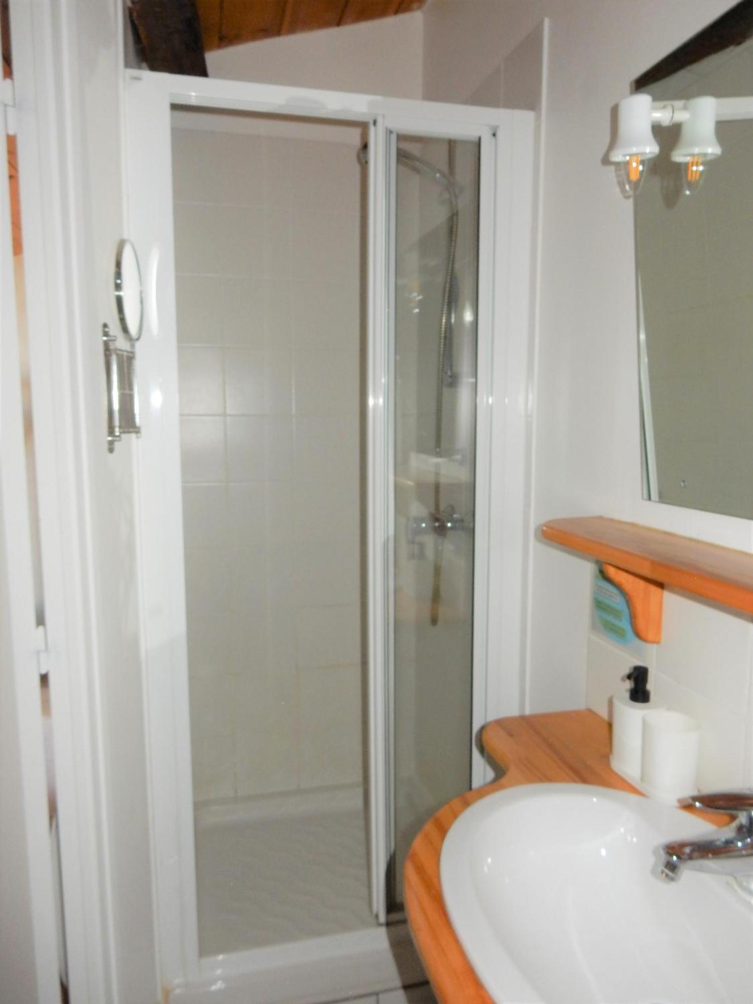 Le Logis D'Hestia Apartment Billom Ruang foto